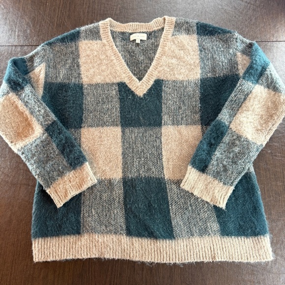 Lucky Brand Sweaters - Lucky Brand Knit Sweater in Green and Cream Sz M